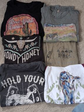 Women's Graphic Tee Lot - Western Cowboy Designs Small